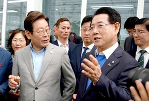김영록 지사, AI 데이터센터 반응 강하지만 해수부 이전 침묵... 왜?