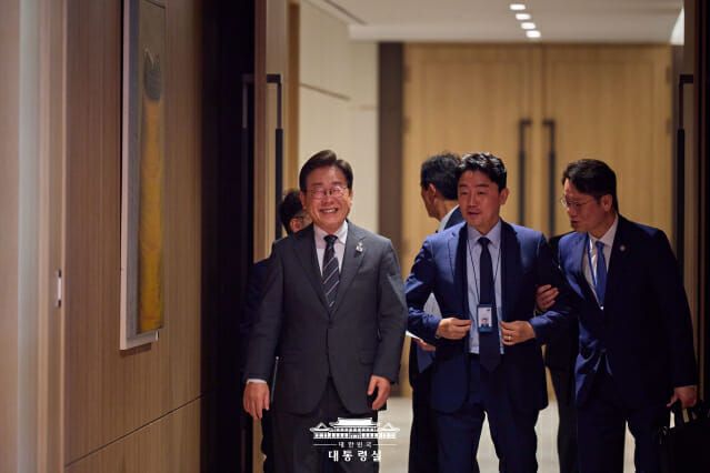 이재명, 울산 AI 기업 방문…혁신 기술 감탄 이유는?